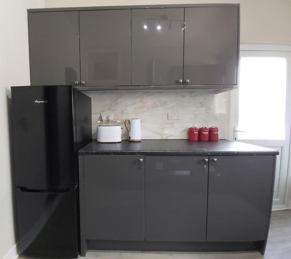 Beautifully Renovated 2 Bed Flat - Close To Beach Apartment Southend-on-Sea Luaran gambar