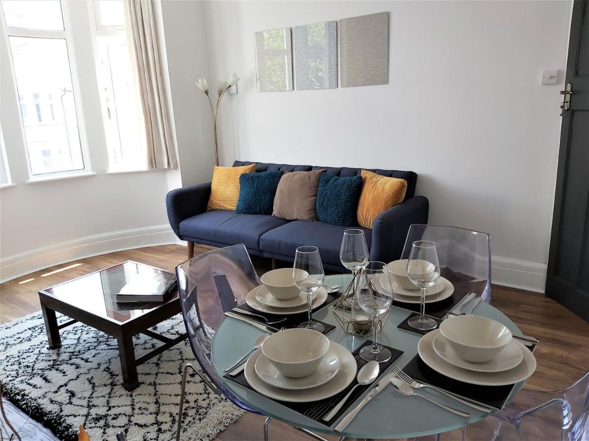 Beautifully Renovated 2 Bed Flat - Close To Beach Apartment Southend-on-Sea Luaran gambar